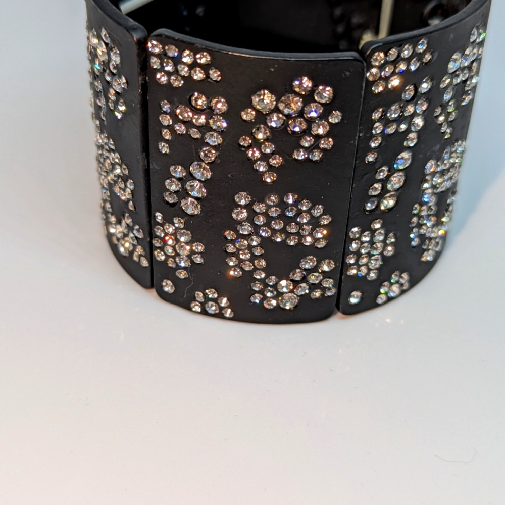 Two Beautiful Bracelets - Picture 5 of 8